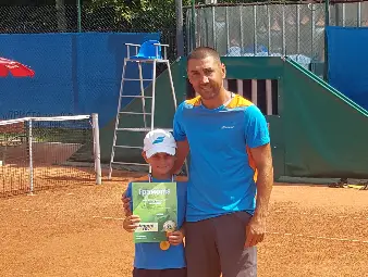 Алекс Митев с четвърта турнирна титла през сезона