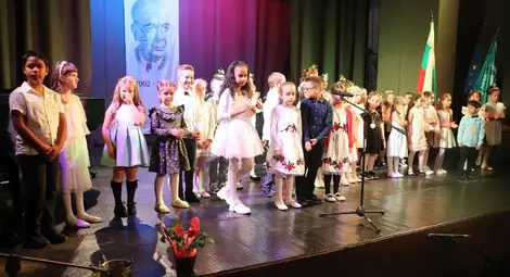 Училището по изкуствата на 65 години: Всичко започва с мечта, може би като игра и на 15 септември 1959 година се случва чудото Училището по изкуствата на 65 години: Всичко започва с мечта, може би като игра и на 15 септември 1959 година се случва чудото