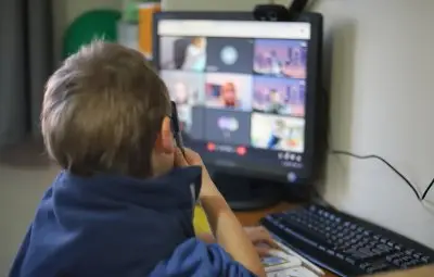 Какво причинява на децата обездвижването и заседяването пред компютрите Какво причинява на децата обездвижването и заседяването пред компютрите