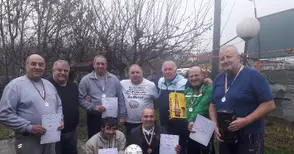 Дзони печели турнир по белот в Средна кула