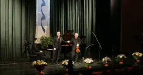 Вълшебна Моцартова вечер подариха Минчо Минчев и Евгени Божанов