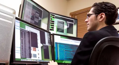 &bdquo;Синята карта&ldquo; с още облекчения за наемането на специалисти от чужбина