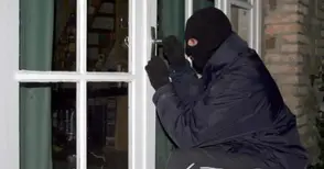 Майстор на шперца и любител на кафе автомати ще търкат нарове