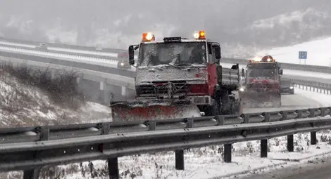МВР: Валежите постепенно ще обхванат цялата страна, към момента няма затворени пътища