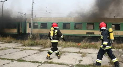 Ужасът в Хитрино е по-голям от очакваното: В срутена къща има затрупани деца! 