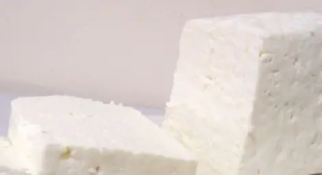 Правят евтиното сирене от месо