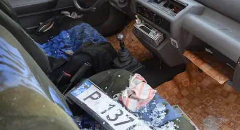 Кола съсипана за отмъщение в два поредни нощни погрома