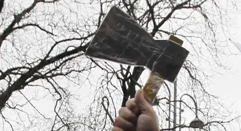 Овчар нападна с брадва кметицата на Червена вода