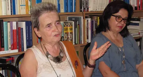 Проф.Пенка Ангелова представя сборник за Канети на среща на Австрийските библиотеки Проф.Пенка Ангелова представя сборник за Канети на среща на Австрийските библиотеки