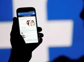 Вирус и във фенерчето: Хакерските атаки срещу смартфоните &ndash; с 400% повече