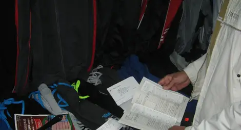 Търговци работят на книга месеци наред без заплати