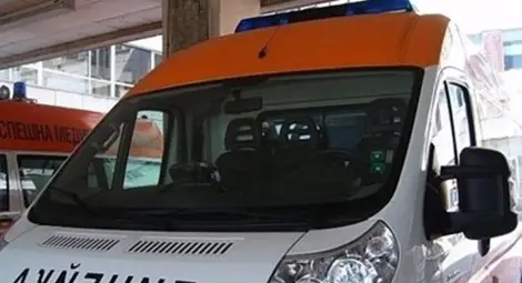 Кола се разцепи на две на пътя Разград - Исперих, има загинал младеж