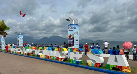 Община Русе получи знамето за град домакин на Световното първенство по драконови лодки през 2025 г.