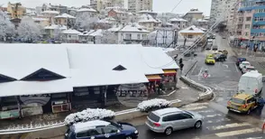 Най-високата снежна покривка, отчетена в региона на Хасково тази нощ, е 12 см, пътищата са проходими