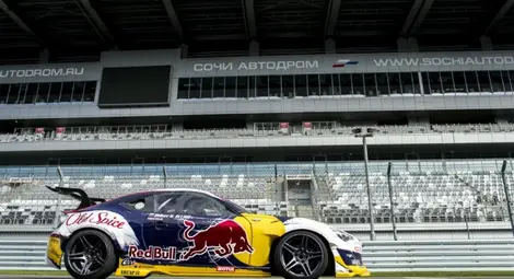 Дрифт на най-дългия завой във Формула 1 (видео)