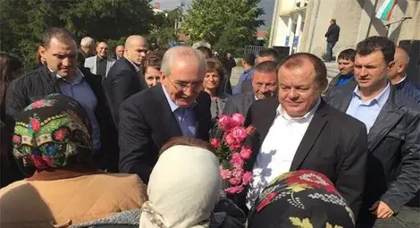 Местан задължи кметовете да се отчитат лично на избирателите си на 6 месеца