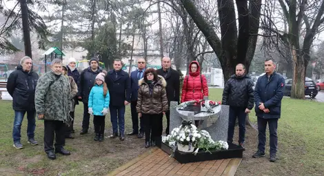 Русенци отбелязаха Международния ден в памет на жертвите от Холокоста Русенци отбелязаха Международния ден в памет на жертвите от Холокоста