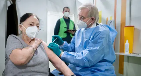 Започва безплатната противогрипна ваксинация на хората над 65 години