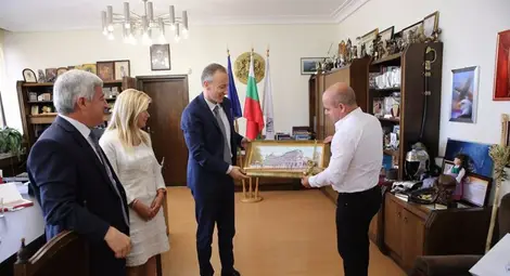 Пейзаж с Доходното ще напомня на Вълчев за Русе Пейзаж с Доходното ще напомня на Вълчев за Русе