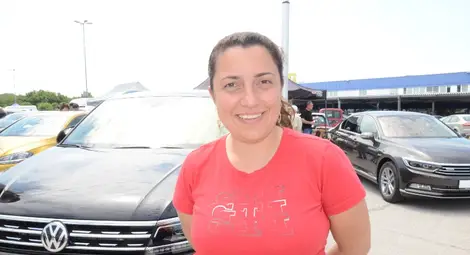 Цветелина Пантелеева на щанда на &bdquo;Фолксваген&ldquo;.  Снимка: Красимир СТОЯНОВ