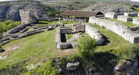 Джаз трио избра крепостта в Червен за своя сцена Джаз трио избра крепостта в Червен за своя сцена