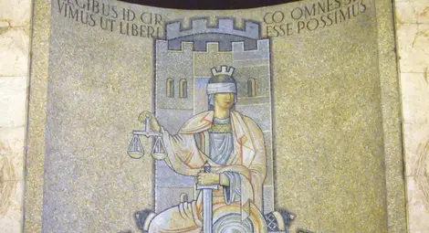 Прокурори шантажирали министри и депутати с дела