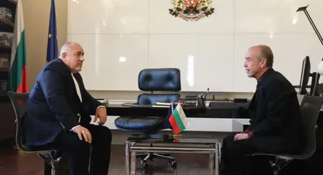 Борисов уверява Мангъров, че правителството се вслушва във всяко експертно мнение
