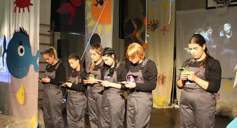 "Извън рамките" на Комплекса за социални услуги предлага толерантност и приятелство вместо отчуждението и страха