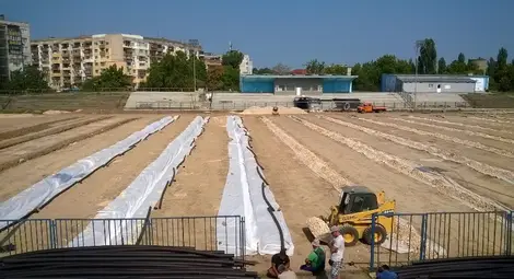 Такава бе картинката на стадиона към 10 часа вчера.  Снимка: Георги ХРИСТОВ