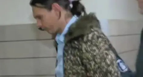 Алкохолик убил приятелката си, халюцинирал секс с куче!