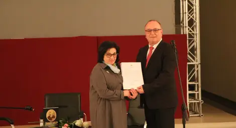 Д-р Веселина Антонова представи в Доходното здание новата си книга, посветена на Панайот Хитов Д-р Веселина Антонова представи в Доходното здание новата си книга, посветена на Панайот Хитов