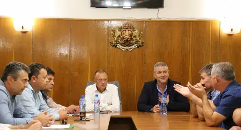 Самолети ще пазят посевите в Русенско от градушки