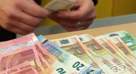 Ножицата на заплатите между обществения и частния сектор стигна рекордните 578 лева