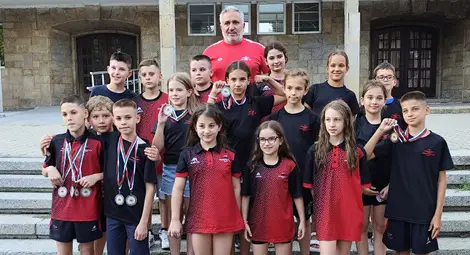 Малките плувци на &bdquo;Локомотив&ldquo; с 9 медала от турнир в Стара Загора