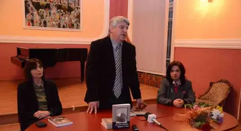 Нова русенска книга за Баба Тонка преподава уроци с днешна дата