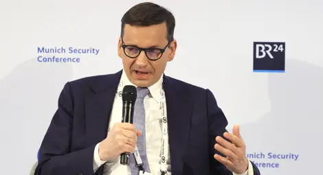 Полският премиер иска пълна търговска блокада срещу Русия Полският премиер иска пълна търговска блокада срещу Русия