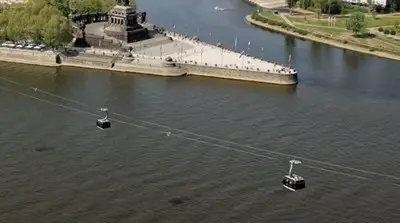 Мигрант скочи в река Рейн, за да спаси германец