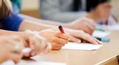 Започна приемът на документи за еднократна помощ за бъдещите осмокласници Започна приемът на документи за еднократна помощ за бъдещите осмокласници