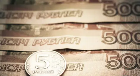 Руснаците реагират с черен хумор на срива на рублата