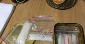 Непълнолетен задържан с дрога в гипса на счупената му ръка