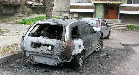 Нощен отмъстител запали кола на площад &bdquo;Македония&ldquo;