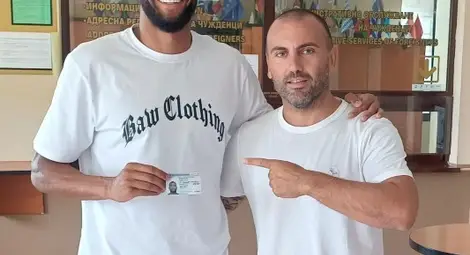 Шок за Акила - след жегата в Бразилия зъзне в януарския русенски студ Шок за Акила - след жегата в Бразилия зъзне в януарския русенски студ