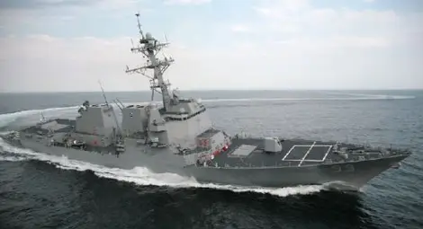 Ескалация на напрежението: Ирански бойни кораби обстреляха американски товарен съд