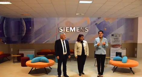 Нов Siemens Corner център беше открит в Русенския университет