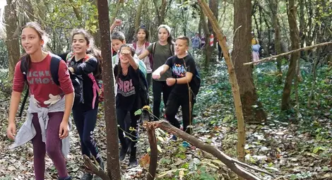 Участници в крос-поход до Ивановските скални църкви почистиха трасето