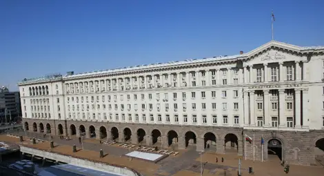 Всеки четвърти чиновник назначен без конкурс