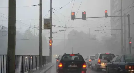 Русенските пожарникари работят по над 30 сигнала за наводнения /видео/