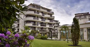 Ветовските общинари на луксозна сесия в петзвезден СПА център край морето