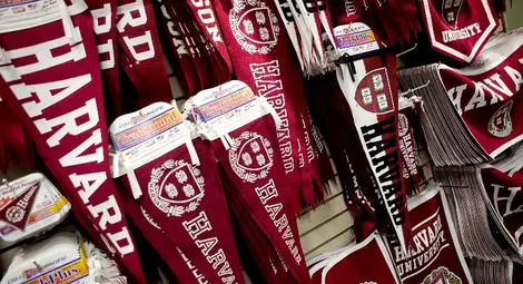 Харвардския университет получи най-голямото дарение в историята си