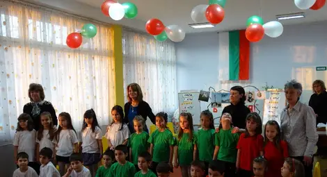 Урок по родолюбие изнесоха  деца от "Червената шапчица"